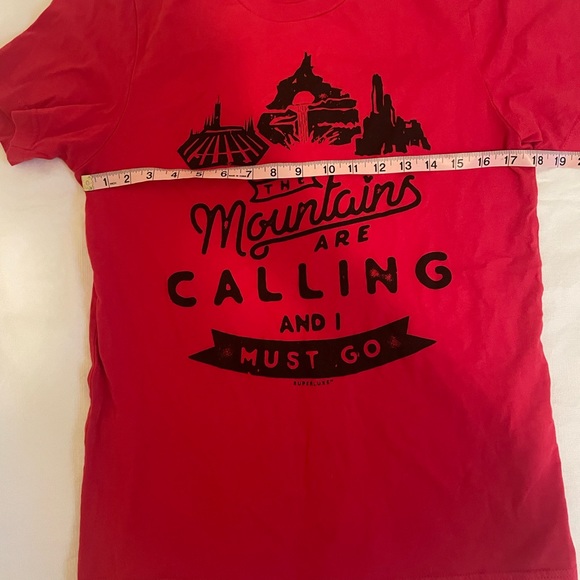 Disney “mountains are calling” red t-shirt size medium - Picture 4 of 5